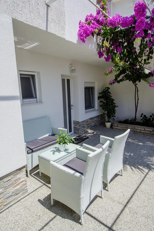 Luxury Studio Apartment White Sensation فوديس المظهر الخارجي الصورة