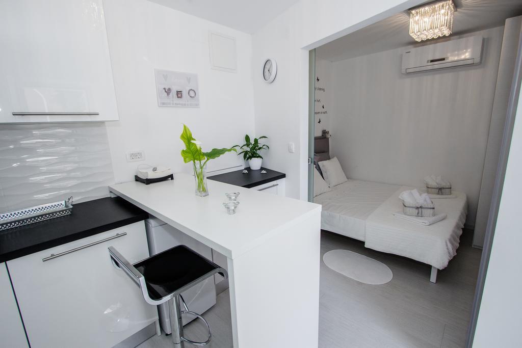 Luxury Studio Apartment White Sensation فوديس المظهر الخارجي الصورة