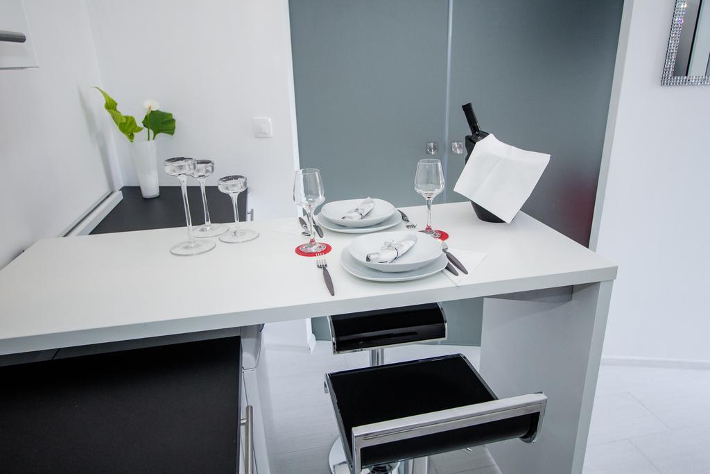 Luxury Studio Apartment White Sensation فوديس المظهر الخارجي الصورة
