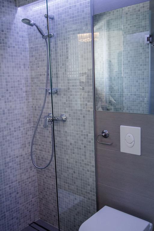 Luxury Studio Apartment White Sensation فوديس المظهر الخارجي الصورة