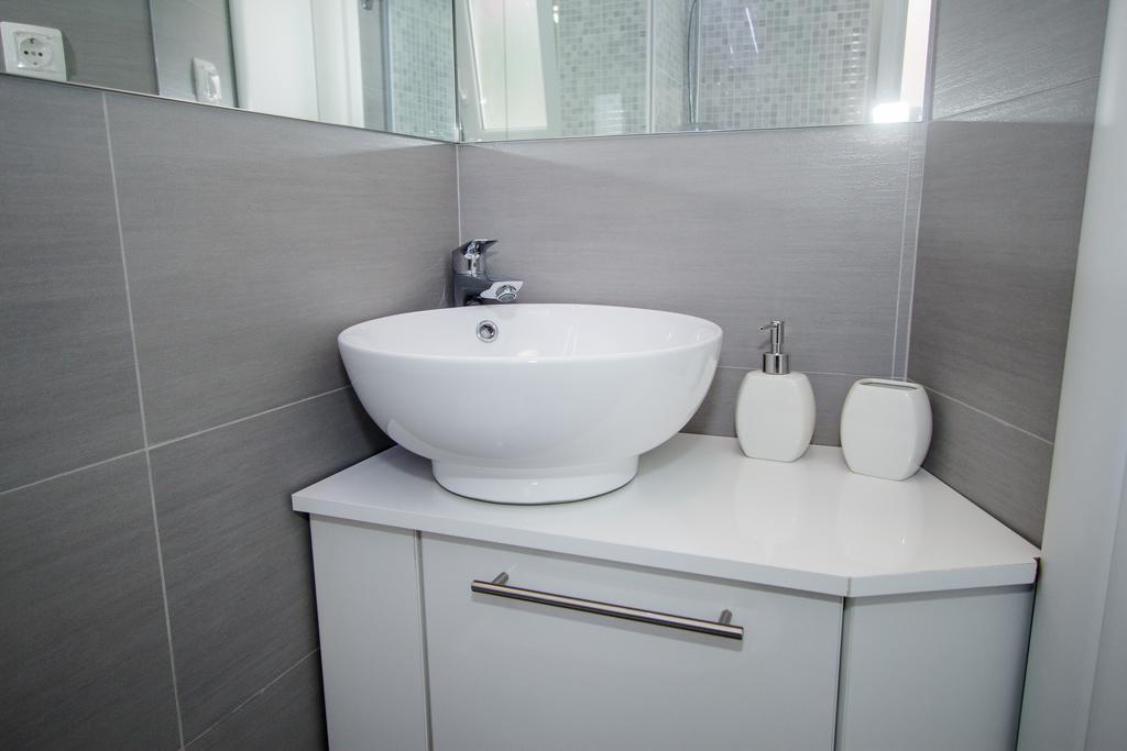 Luxury Studio Apartment White Sensation فوديس المظهر الخارجي الصورة