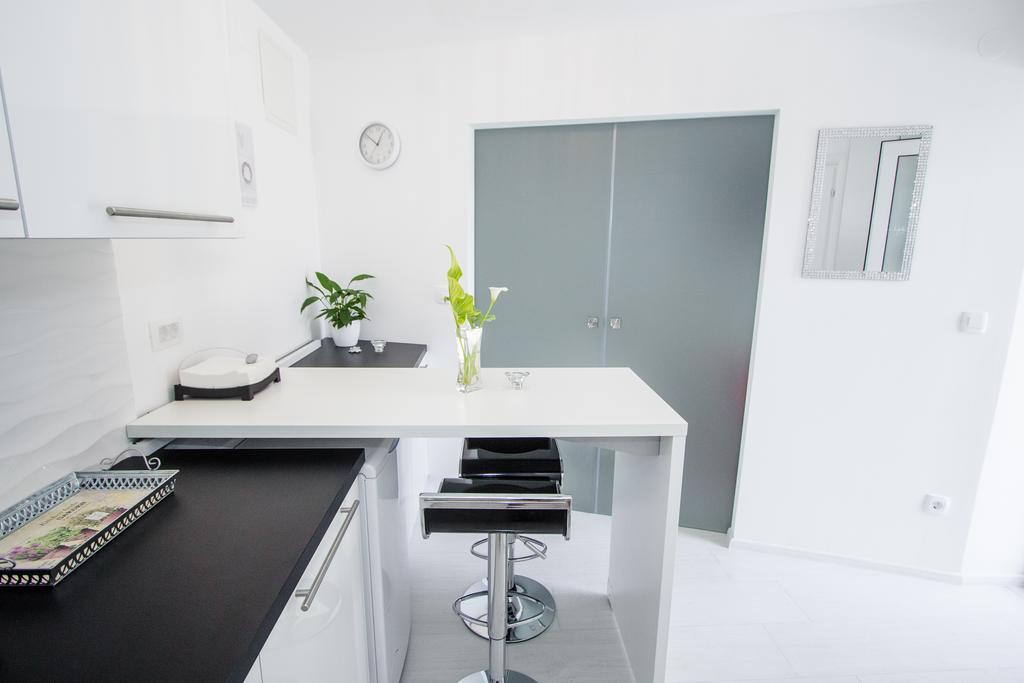 Luxury Studio Apartment White Sensation فوديس المظهر الخارجي الصورة