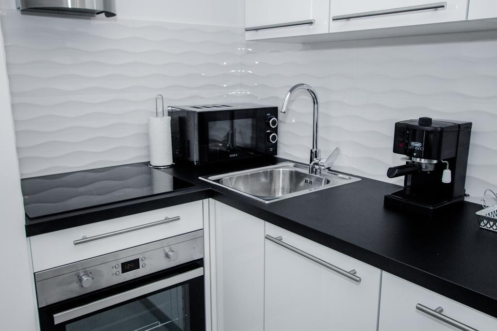 Luxury Studio Apartment White Sensation فوديس المظهر الخارجي الصورة