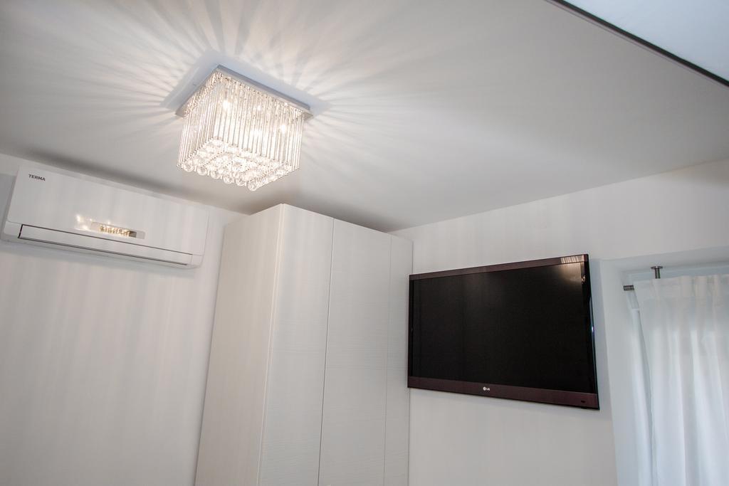 Luxury Studio Apartment White Sensation فوديس المظهر الخارجي الصورة