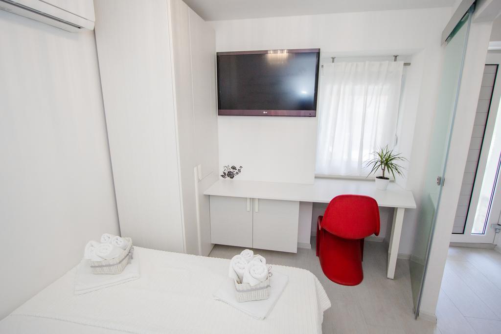 Luxury Studio Apartment White Sensation فوديس المظهر الخارجي الصورة