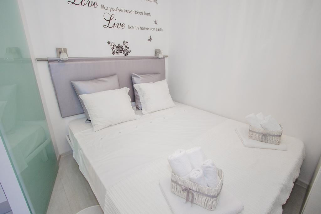 Luxury Studio Apartment White Sensation فوديس المظهر الخارجي الصورة